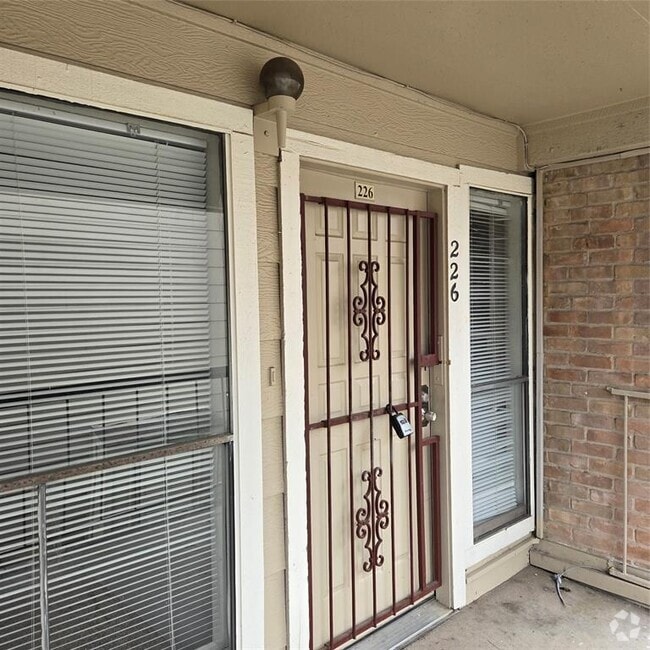 Building Photo - 2100 Wilcrest Dr Unit 226 Rental