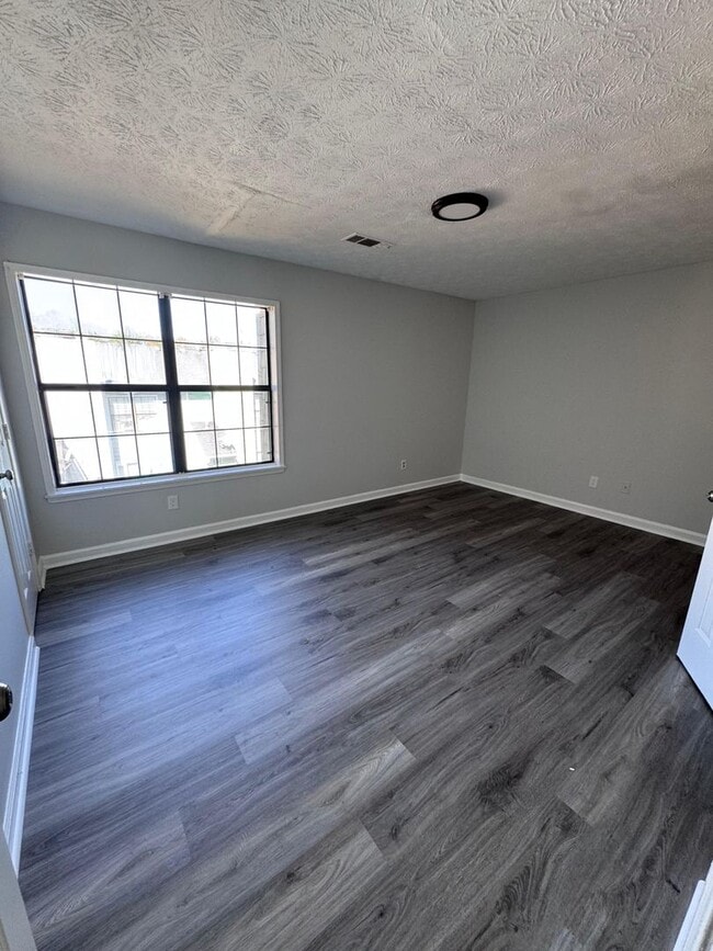 Photo - Modern 2-Bedroom Townhome Near Stone Mount...