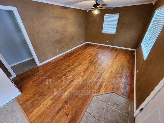 Photo - 729 E 22nd St