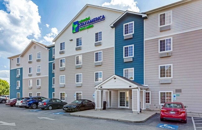 Furnished Studio-Fayetteville - West