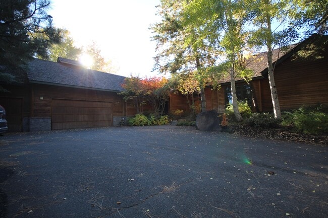 Custom Built Home in a Country Setting, 3 ... - Custom Built Home in a Country Setting, 3 ...
