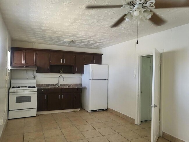 Photo - 1916 Claire Ave Unidad D