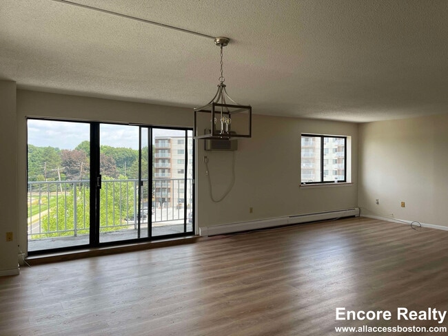 Photo - 131 Coolidge Ave Unit 528