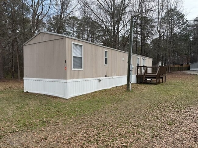 Building Photo - 22 Lee Rd 242