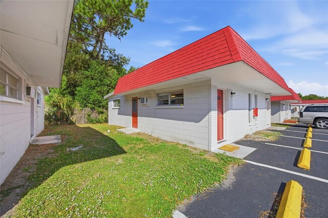 Building Photo - 1302 Morris Park