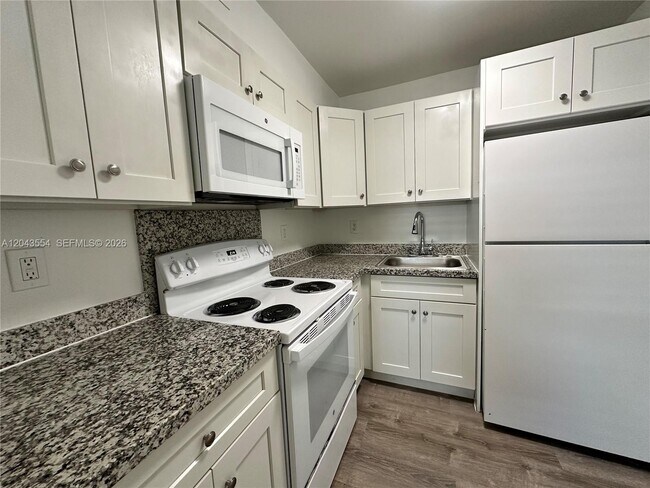 Photo - 2500 Johnson St Unit 19