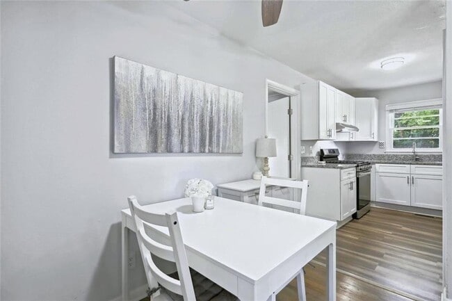 Photo - 2363 Beverly Ln