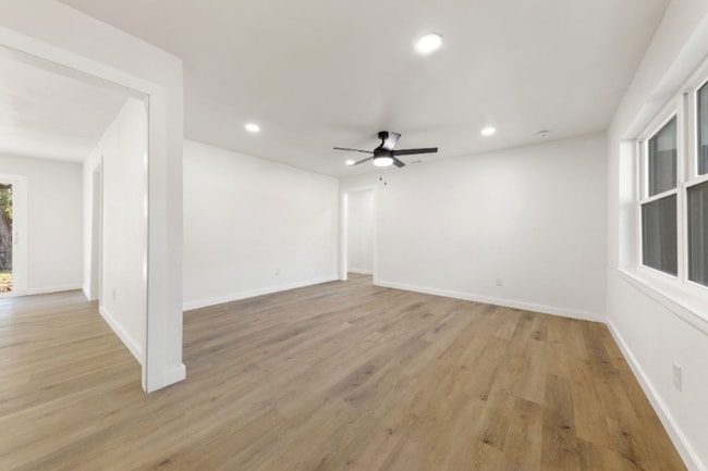 Photo - 608 Blueberry Blvd