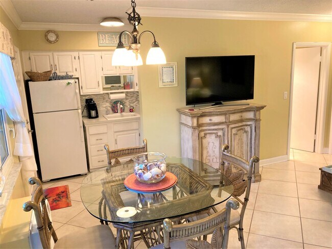 Photo - AVAILABLE  August 1-2026.....Nice One Bedroom $1,850/month Centrally Located on Marco Island...