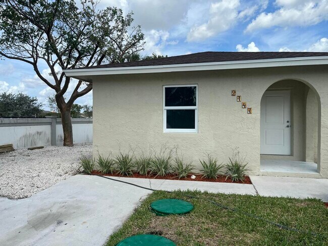 Photo - 2747 Summit Blvd