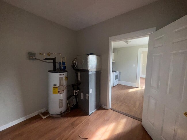 Photo - 115 W Tinsley St