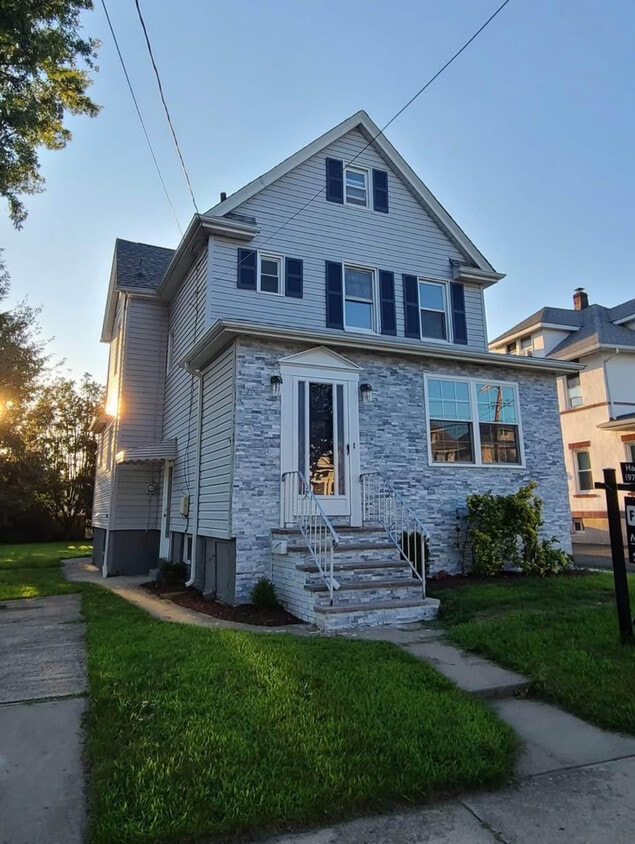 Photo - 645 4th St (Lyndhurst, NJ)