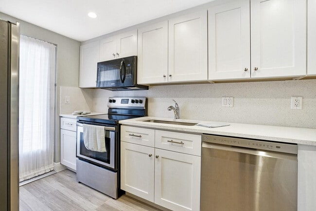 Photo - 4500 N Federal Hwy Unit 101A