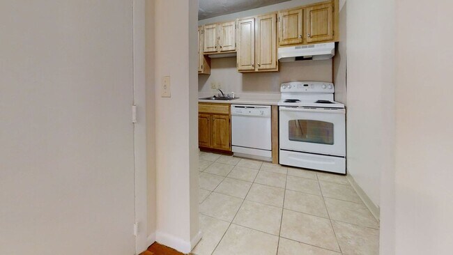 122 Dustin St