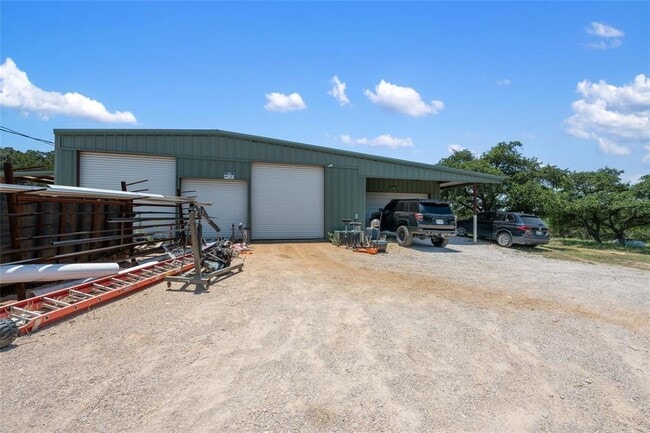Photo - 21511 State Hwy 71