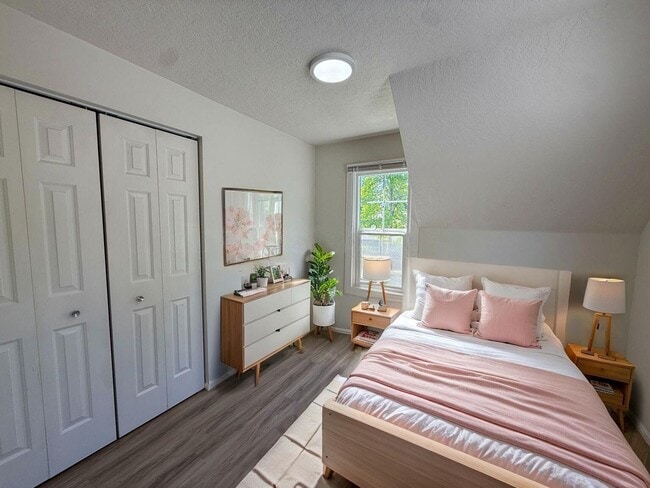 Photo - 777 W 10th Ave