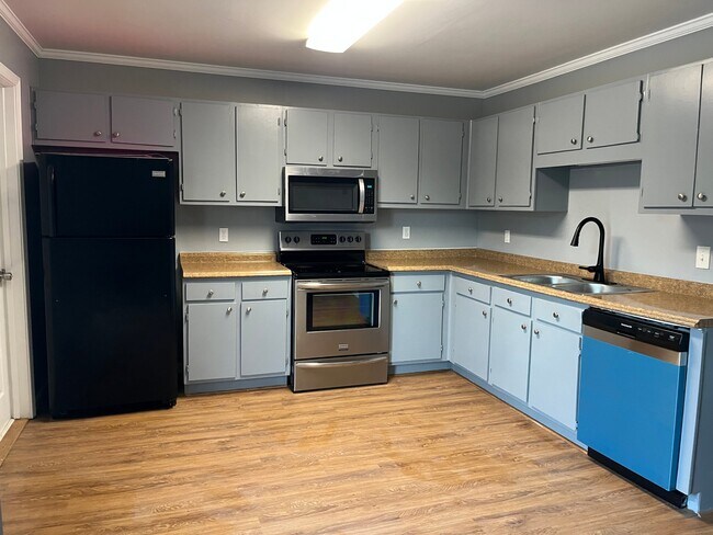 Photo - 609 Cahaba Manor Ln