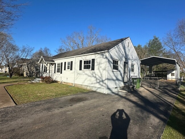 Photo - 1602 Kenneth Ave