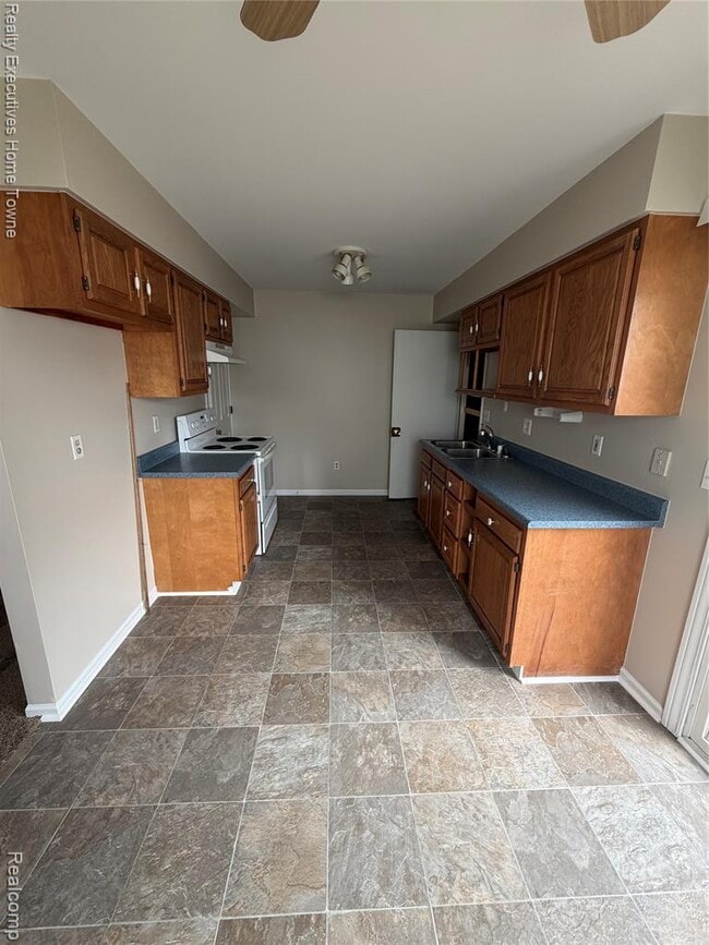 Photo - 2622 Maple St