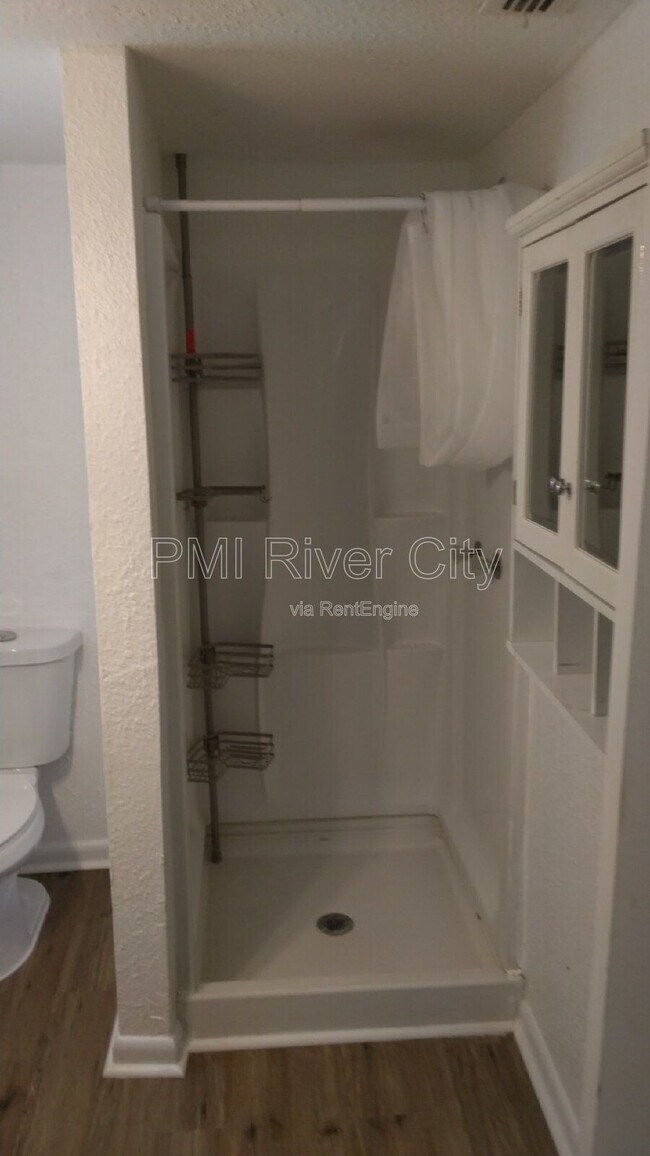 Photo - 8136 Siskin Ave