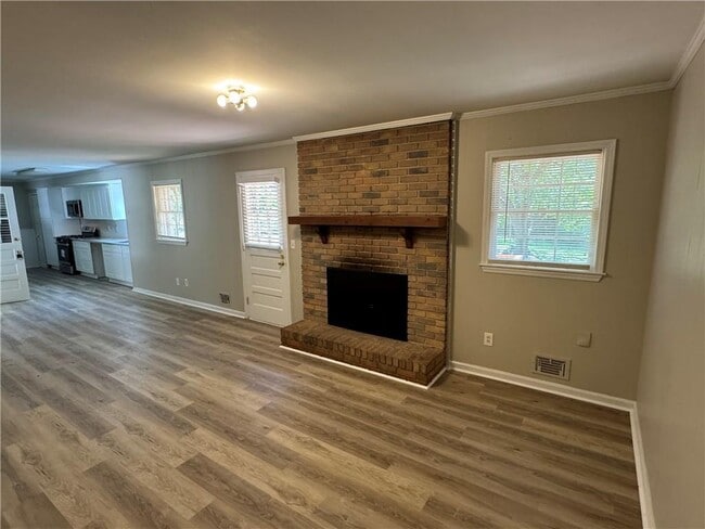 Photo - 5594 Laurel Ln NW