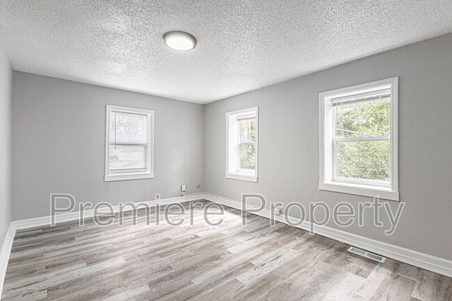 Photo - 700 S Savage St