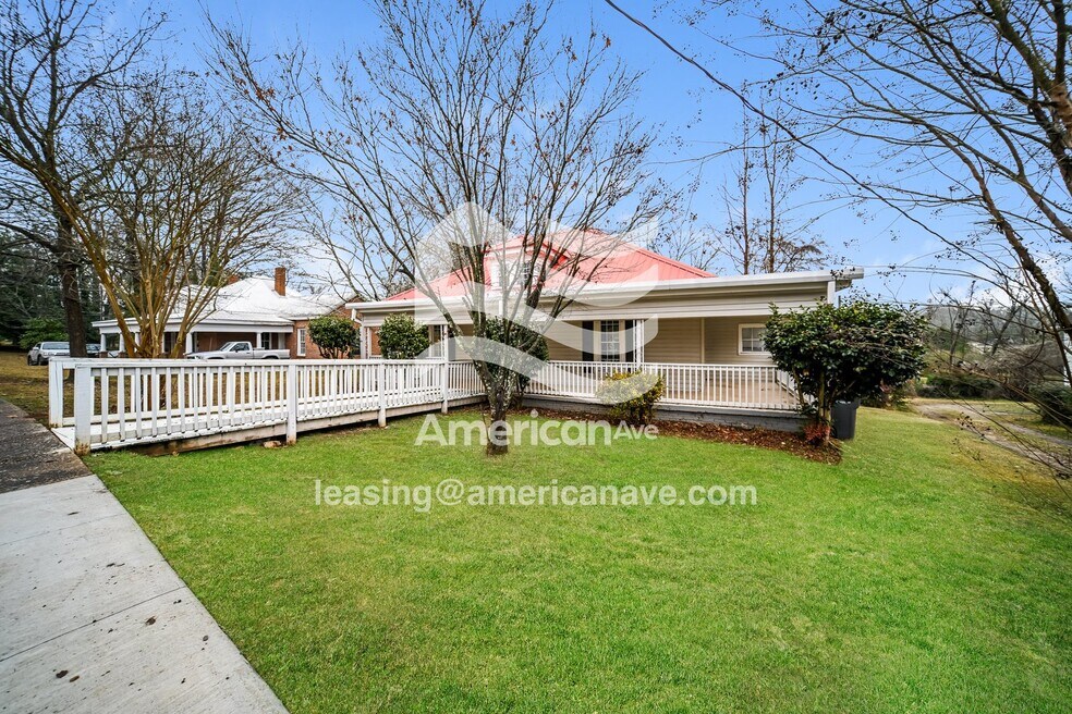 815 Forrest Ave