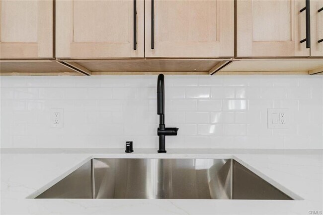 5732 Willowcrest Ave Unit 2