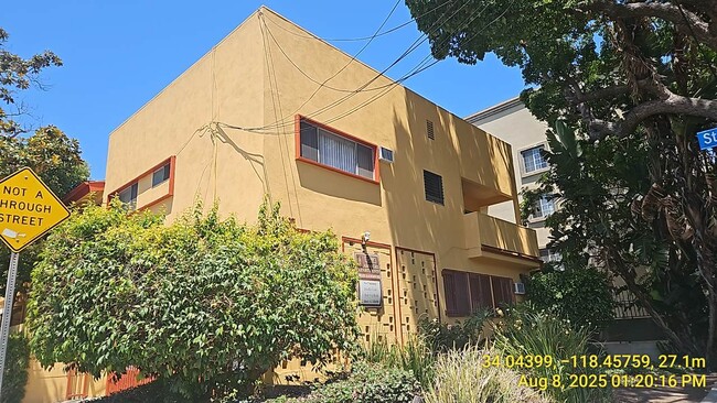 Building Photo - 1479 Stoner Ave Unit 2 Rental