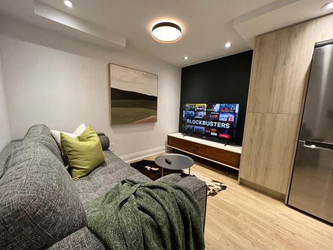 Building Photo - 165 Franklin Av Unit B-1