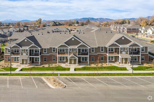 Apartment homes - Lakeview on the Rise Apartments