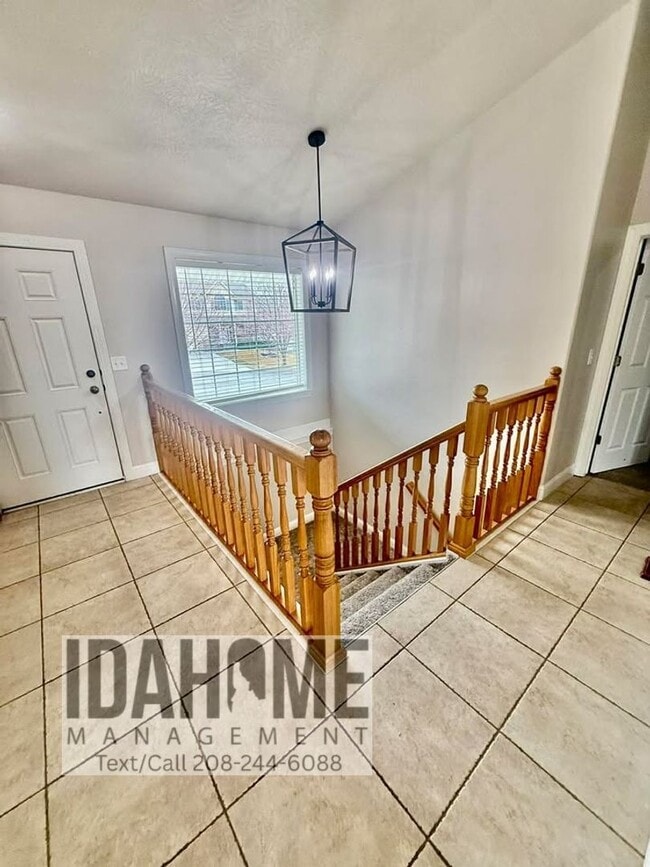 Photo - 2049 Sunrise Way