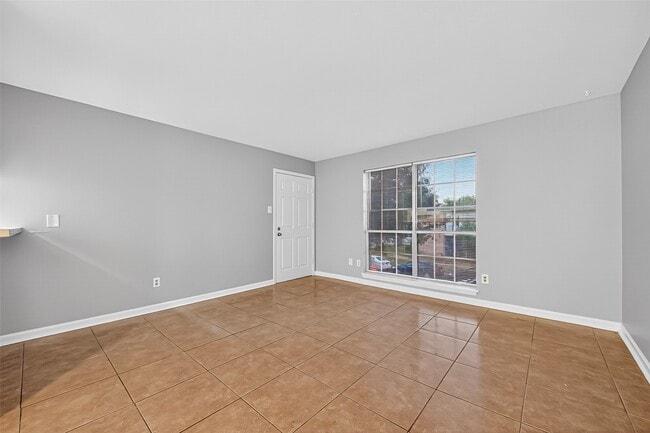 Photo - 7703 Moonmist Dr Unidad D