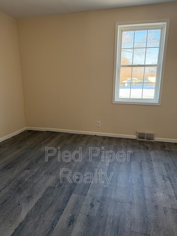 Photo - 458 S Float Ave