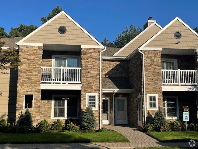 Fairfield Townhouses At Holbrook - Fairfield Townhouses At Holbrook