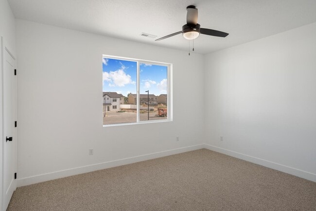 Photo - 1 W 2925 N Cir