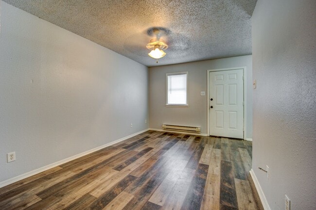 Photo - The Oak: 1 & 2 Bedroom Apartments