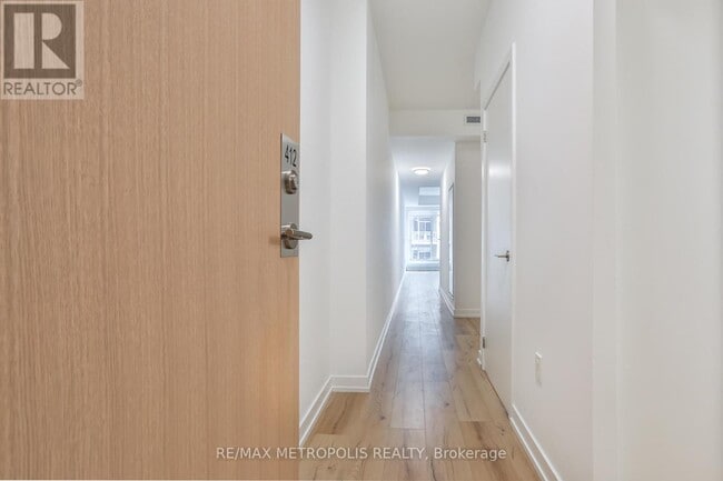 Photo - 1195 The Queensway Unit 412