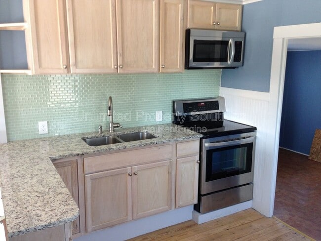 Photo - 204 Cape Fear Blvd