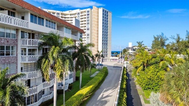 Photo - 3199 S Ocean Dr Unidad 407 Rental