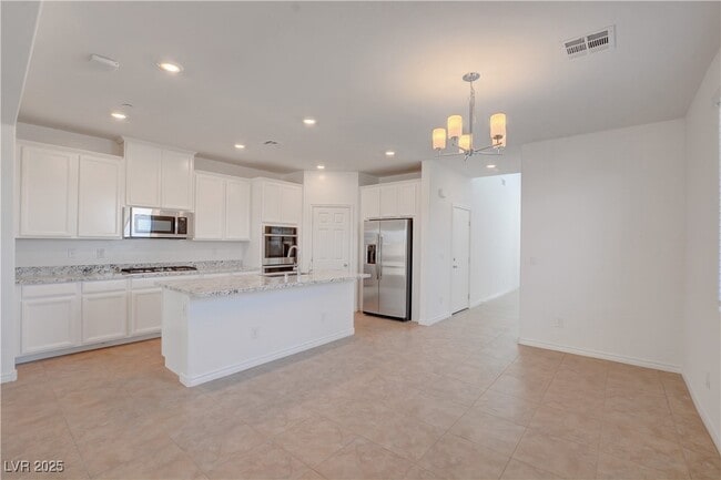 Photo - 882 Sycamore Falls St