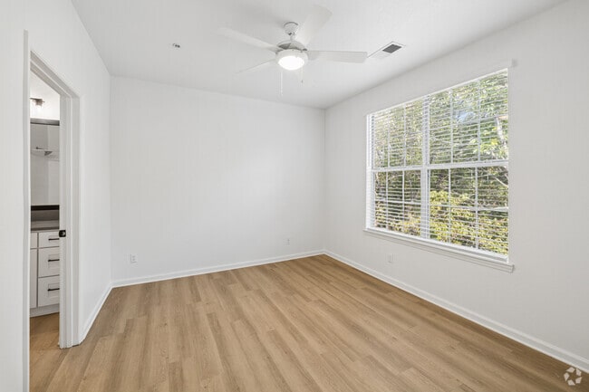 Dilworth W/Patio 1BR, 1BA - 829SF - Bedroom