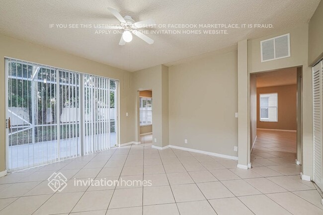 Photo - 1081 Fairfax Cir W