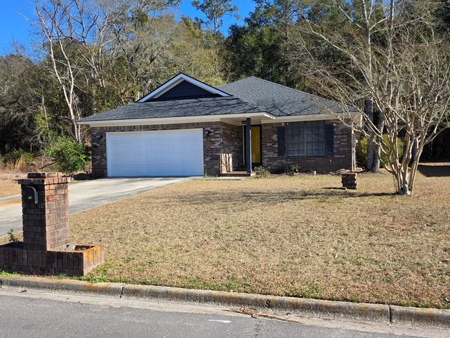 Building Photo - 3 Bedroom, 2 bath home with garage in the Hesse School district!