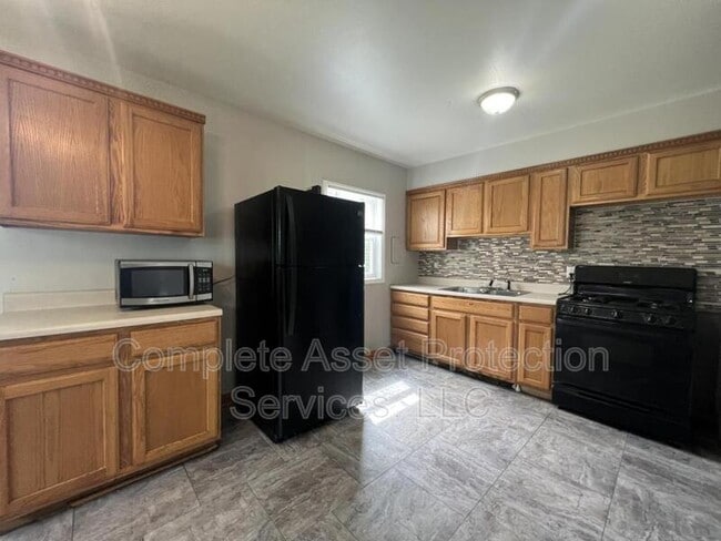 327 N Colorado St