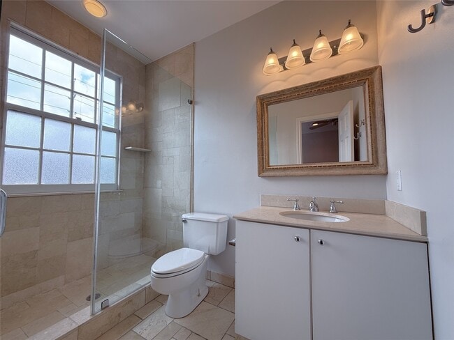 Building Photo - 2813 Saint St