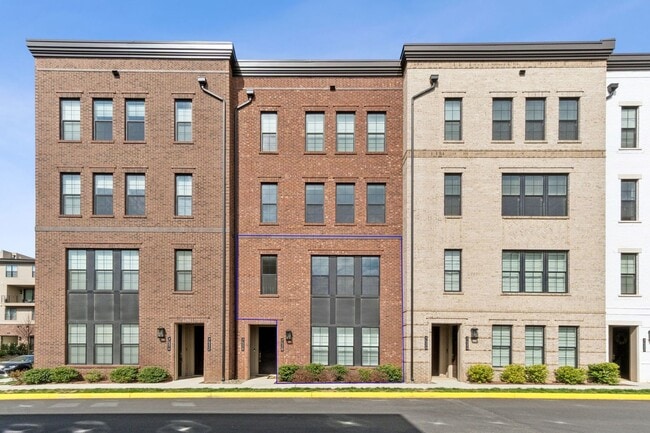 Building Photo - Welcome to Union Park at McLean!