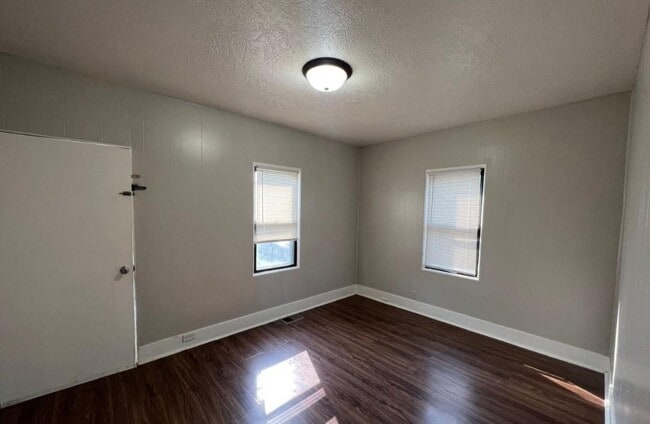 Photo - 4412 N 61st St