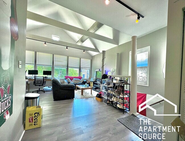 Photo - 1237 W Ohio St Apartments Unit 3