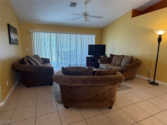 Photo - 3732 NE 12th Pl